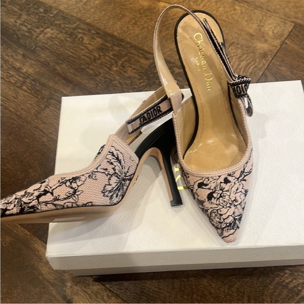 Christian Dior J’Adior slingback pump in pink and black